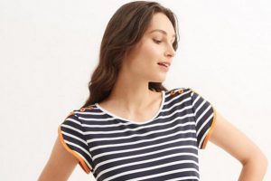 Ženska mornarska majica – odlična ideja za svaki stil