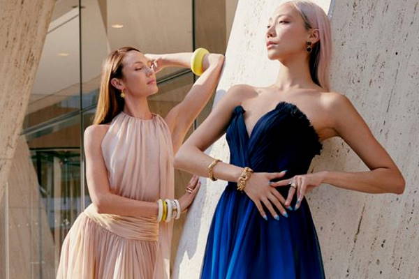 zagrljaj spasiti zavrtiti  Moderne duge svečane haljine za 2022. – Moda