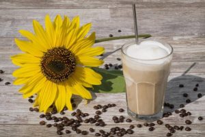 Ledena kava kalorije – Je li bolje piti ledenu ili vruću kavu?