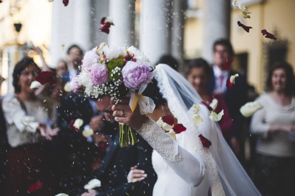 Narodna vjerovanja i običaji na vjenčanjima