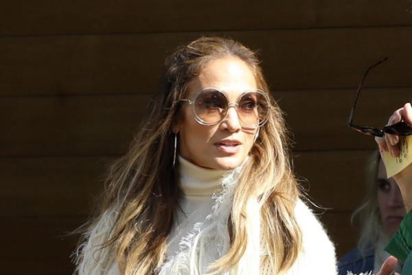 Sunčane naočale Jennifer Lopez sezoni proljeće – ljeto 2022.