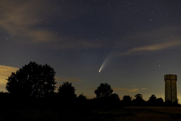 Koja je razlika između asteroida, kometa i meteora