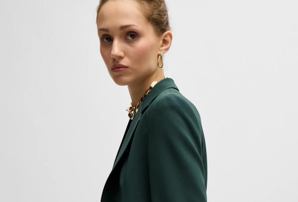 Top 10 Hugo Boss ženskih odijela