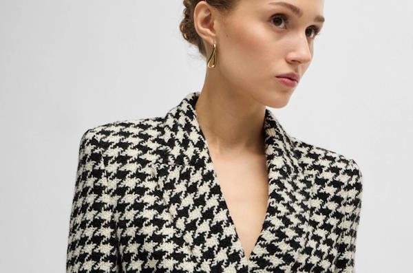 Ženska odijela – odlične kombinacije sa suknjom