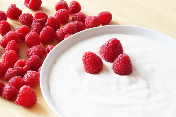 Kalorije GRČKI JOGURT, deblja li? Koliko grčkog jogurta dnevno?