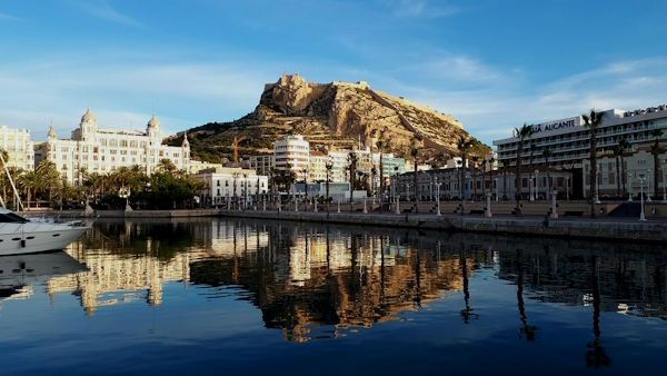 Alicante, spoj mora, dobre hrana i arhitekture... Što vidjeti i kada ići?